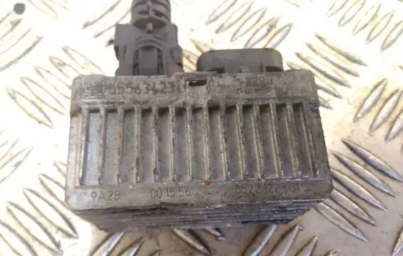 Opel Insignia A Glow plug pre-heat relay 55563423