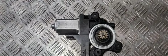Volvo XC70 Front door window regulator motor 970713101