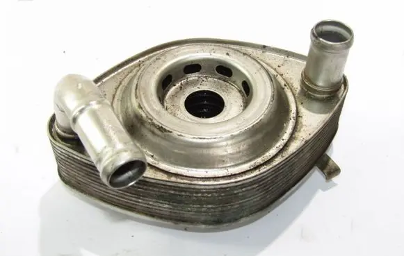 Mazda 6 Oil filter mounting bracket