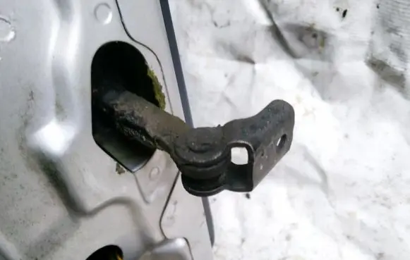 Ford Scorpio Rear door check strap stopper