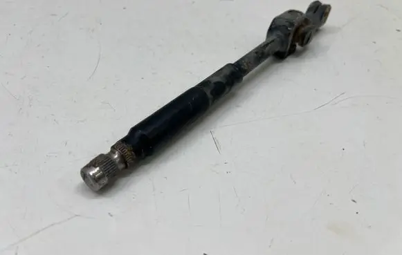 Toyota Hilux VIII Steering column universal joint