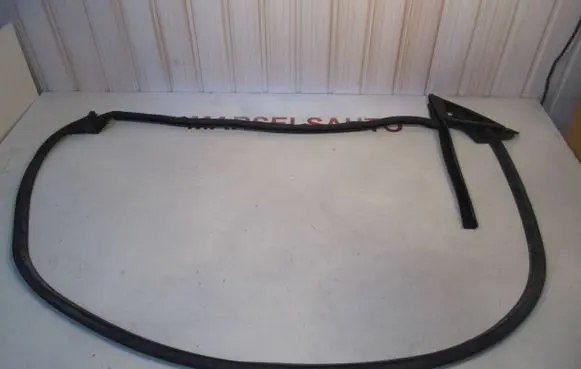 Audi A5 8T 8F Rubber seal front coupe door 8T0837912