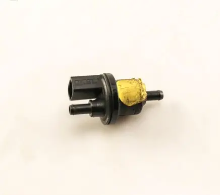 Engine mount vacuum valve