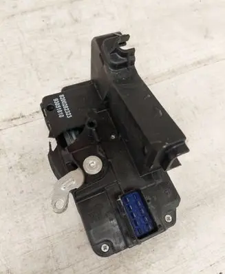 Opel Vivaro Loading door lock 8200282323 93851810