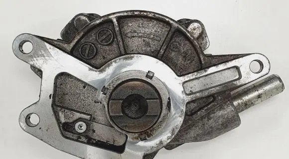 Mercedes-Benz C W204 Vacuum pump A6422300065