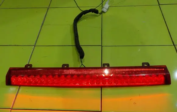 Hyundai Santa Fe Third/center stoplight 927002B0