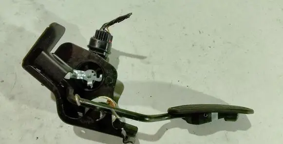 Toyota Avensis T250 Accelerator throttle pedal A5622