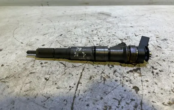 BMW 1 E81 E87 Fuel injector 0445110209