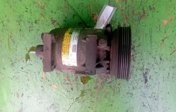 Renault Megane I Air conditioning (A/C) compressor (pump) 8200050141