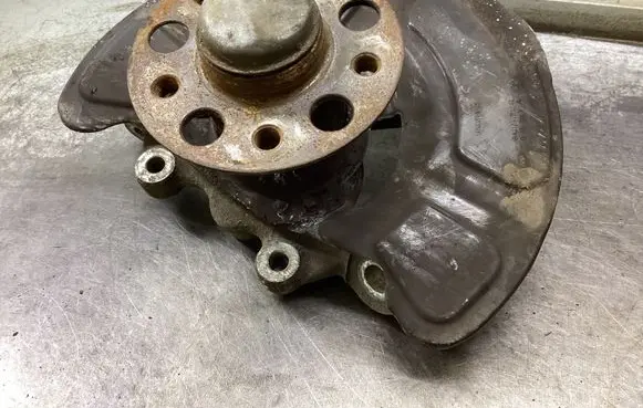 Mercedes-Benz E W212 Front wheel hub A2124201244
