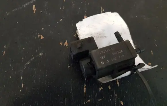 BMW 5 E60 E61 Turbo solenoid valve 72234100