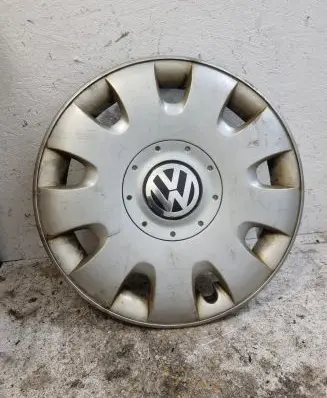Volkswagen Golf IV R17 wheel hub/cap/trim 1T0601147