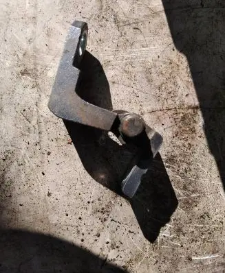 Volkswagen Touran I Rear door upper hinge