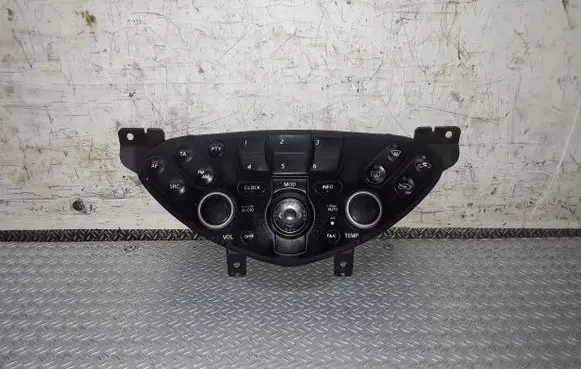 Head unit multimedia control