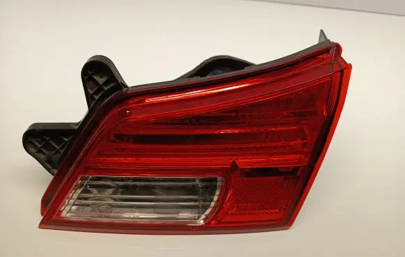 Subaru Outback Tailgate rear/tail lights 946094
