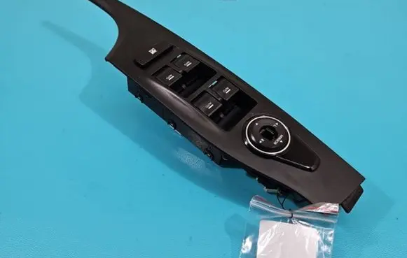 Hyundai i40 Electric window control switch 93570-3Z300 IMPRK1418871
