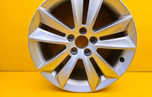 Volvo V60 R17 alloy rim 31471309