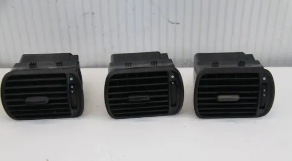 Seat Leon (1M) Dash center air vent grill 8L0820901