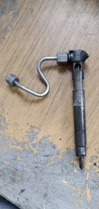 Mercedes-Benz E W212 Fuel injector A6510704987