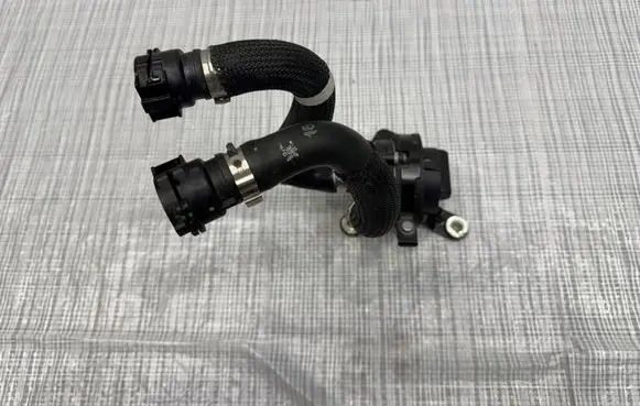 Maserati Grecale Water pump 52115758
