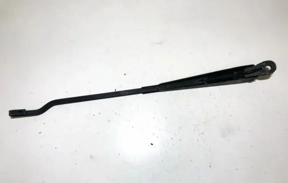 Ford Mondeo Mk III Front wiper blade arm 1s7117526