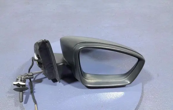 Skoda Rapid (NH) Front door electric wing mirror