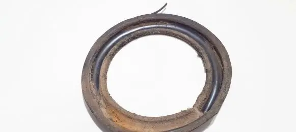 Toyota Corolla Verso AR10 Front coil spring rubber mount 