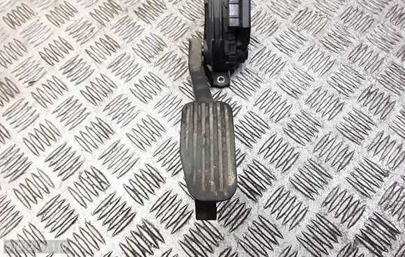 Volvo S70 V70 V70 XC Accelerator throttle pedal 9209745
