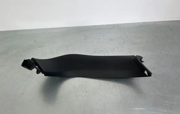 Hyundai Santa Fe Tailgate/trunk side cover trim 817312W000