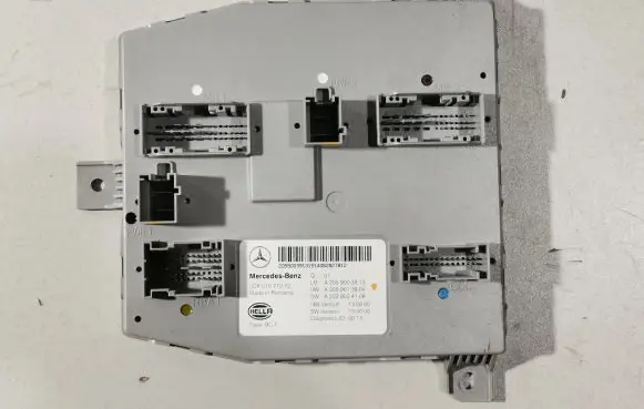 Mercedes-Benz C AMG W205 Comfort/convenience module A2059003913 A2059013904 A2059024108
