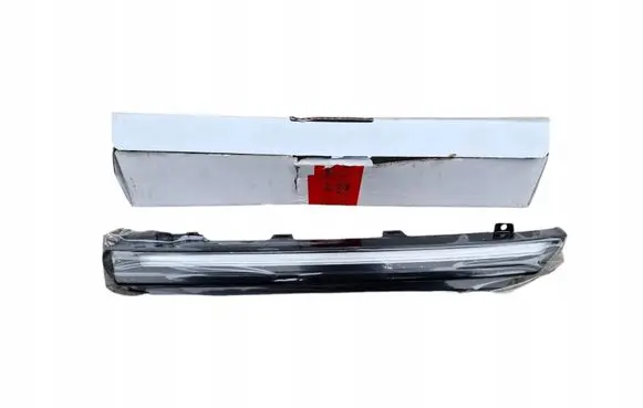 Volkswagen Golf VIII Front bumper upper radiator grill 5H0941653C
