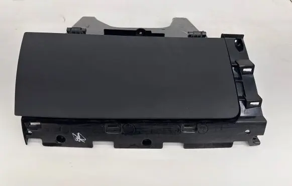 Tesla Model S Glove box 100332708H 100229500E