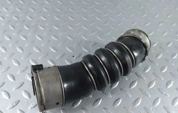 BMW 1 E81 E87 Intercooler hose/pipe 7797480