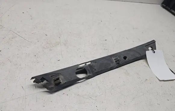 Opel Omega B2 Front bumper mounting bracket 90458189