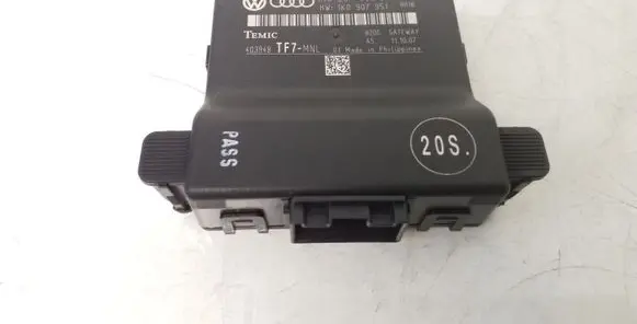 Audi A3 S3 8P Gateway control module 1K0907530P 1K0907951