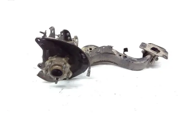 Nissan X-Trail T32 Rear wheel hub spindle/knuckle 