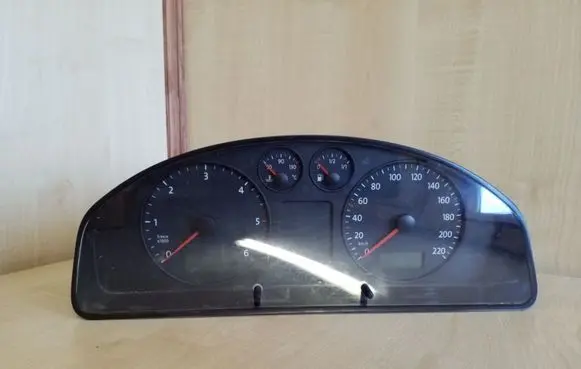 Volkswagen Transporter - Caravelle T5 Speedometer (instrument cluster) 7H0920850M