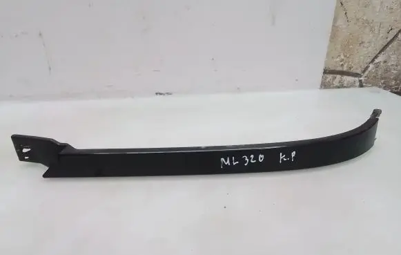 Mercedes-Benz ML W163 Under headlight/headlamp trim 1638260177