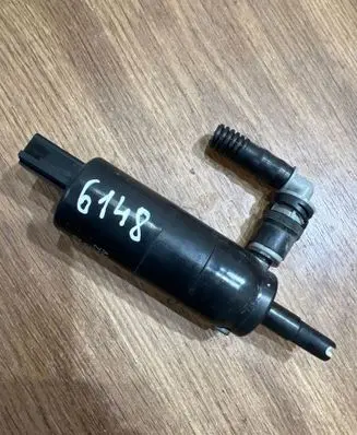 BMW X3 E83 Headlight washer pump 7217792 3323525 13264011