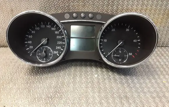 Mercedes-Benz R W251 Speedometer (instrument cluster) 2515409847 A2515409847