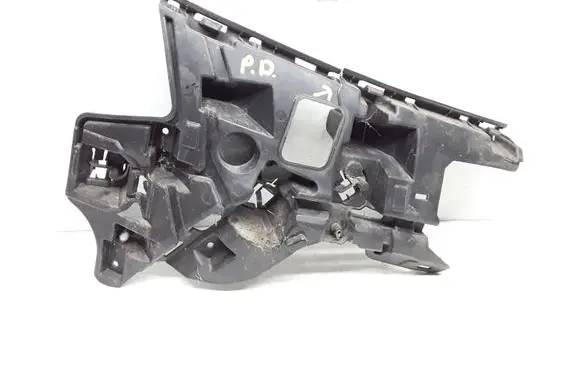 Volvo V40 Cross country Front bumper mounting bracket 31290943