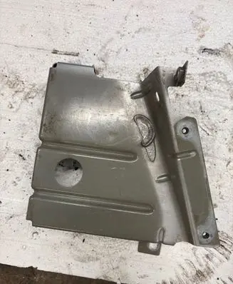 Renault Master III Fender mounting bracket 631221215R 4910D