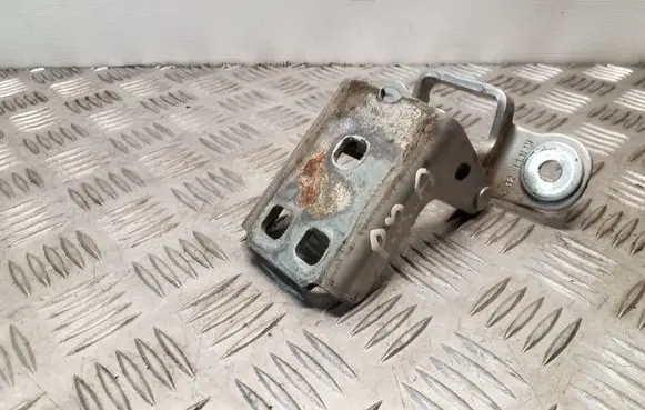 Jeep Cherokee III KJ Front door lower hinge 55177026AB