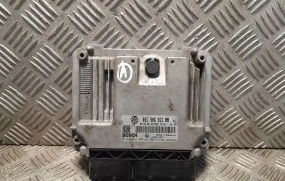 Volkswagen Touran I Engine control unit/module 03G906021MM 03G906021AN 0281014044