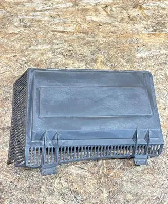 BMW 5 E39 Air filter box cover 8379627 64318379627