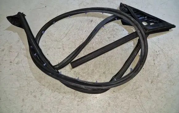 Audi A5 8T 8F Rubber seal front coupe door 8T0837911