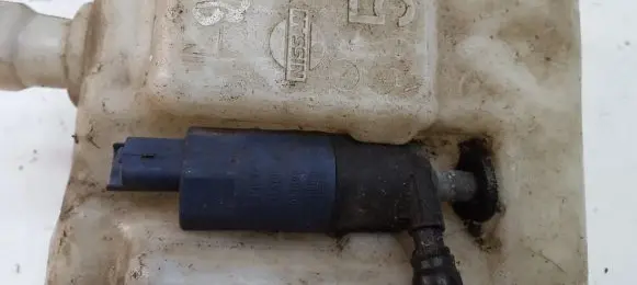 Nissan Almera Tino Windscreen/windshield washer pump