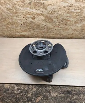 Mercedes-Benz CLS C257 Rear wheel hub A0004230100