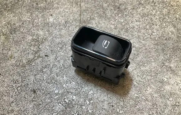 Mercedes-Benz Sprinter W907 W910 Electric window control switch A9079056108 N170300
