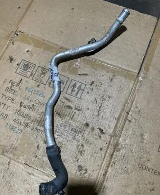 Audi Q7 4L Engine coolant pipe/hose 7L0819329A